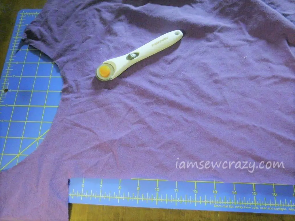 cutting a t-shirt into strips