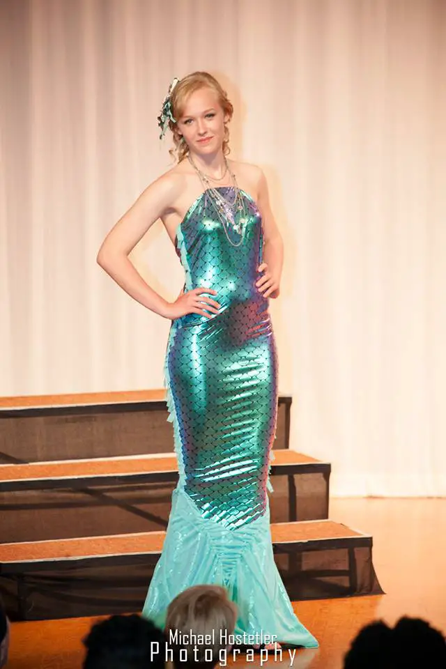 This mermaid dress and fascinator was made for a fashion show a while back. It was a lot of fun to sew, and I wrote about the design and sewing process on my blog.
#mermaid #dress #fashion