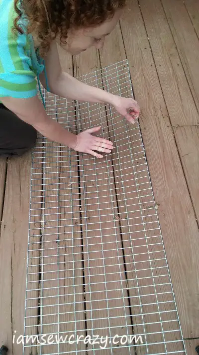 How to Make Your Own Sewing Thread Rack - I Am Sew Crazy