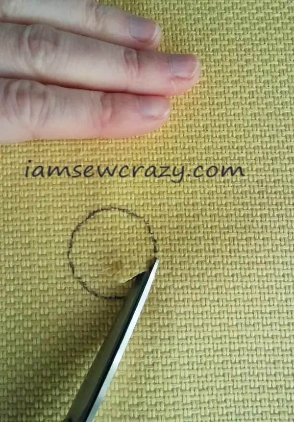 cutting circles out of fabric