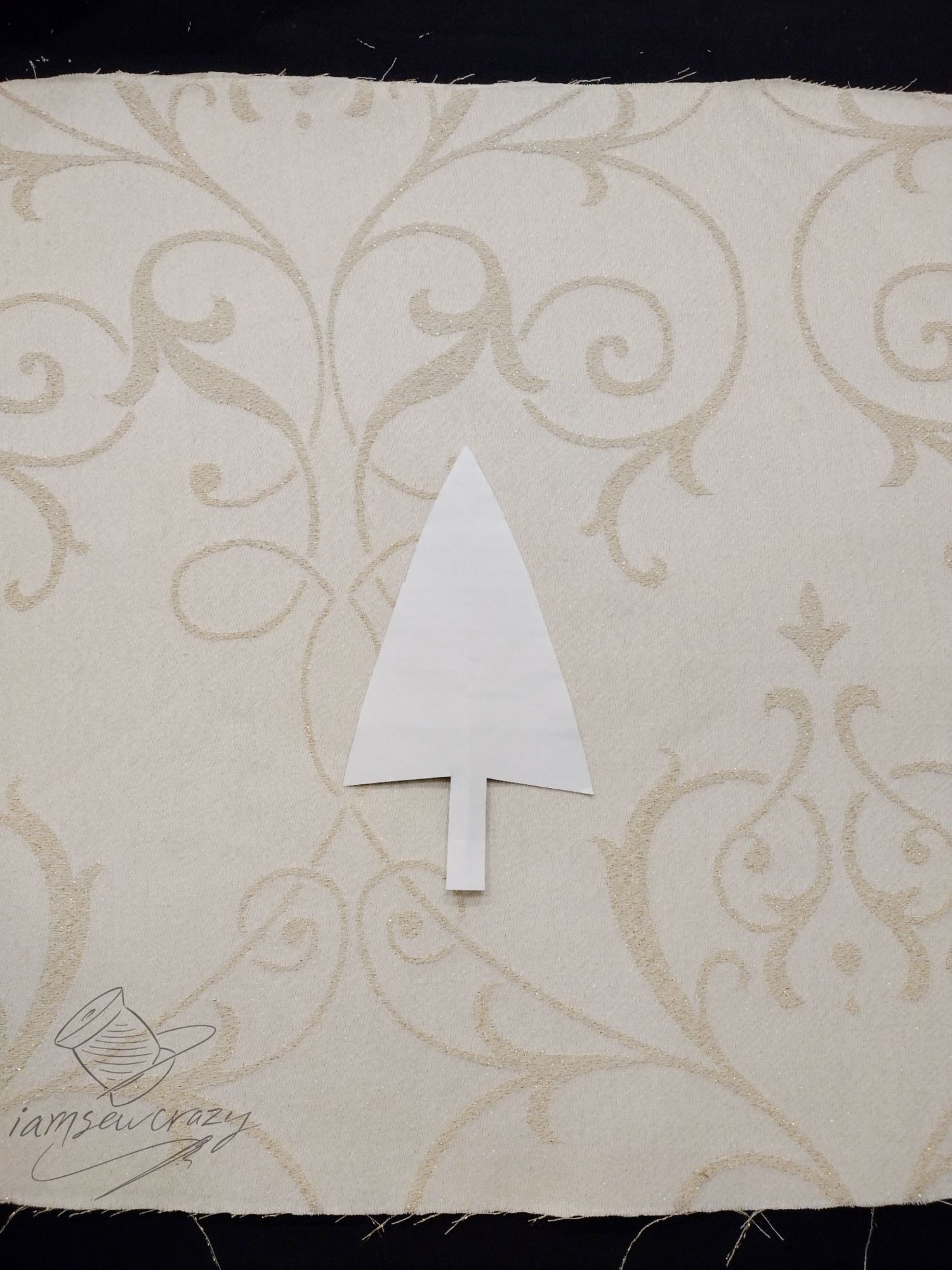 marking placement of christmas tree onto pillow front